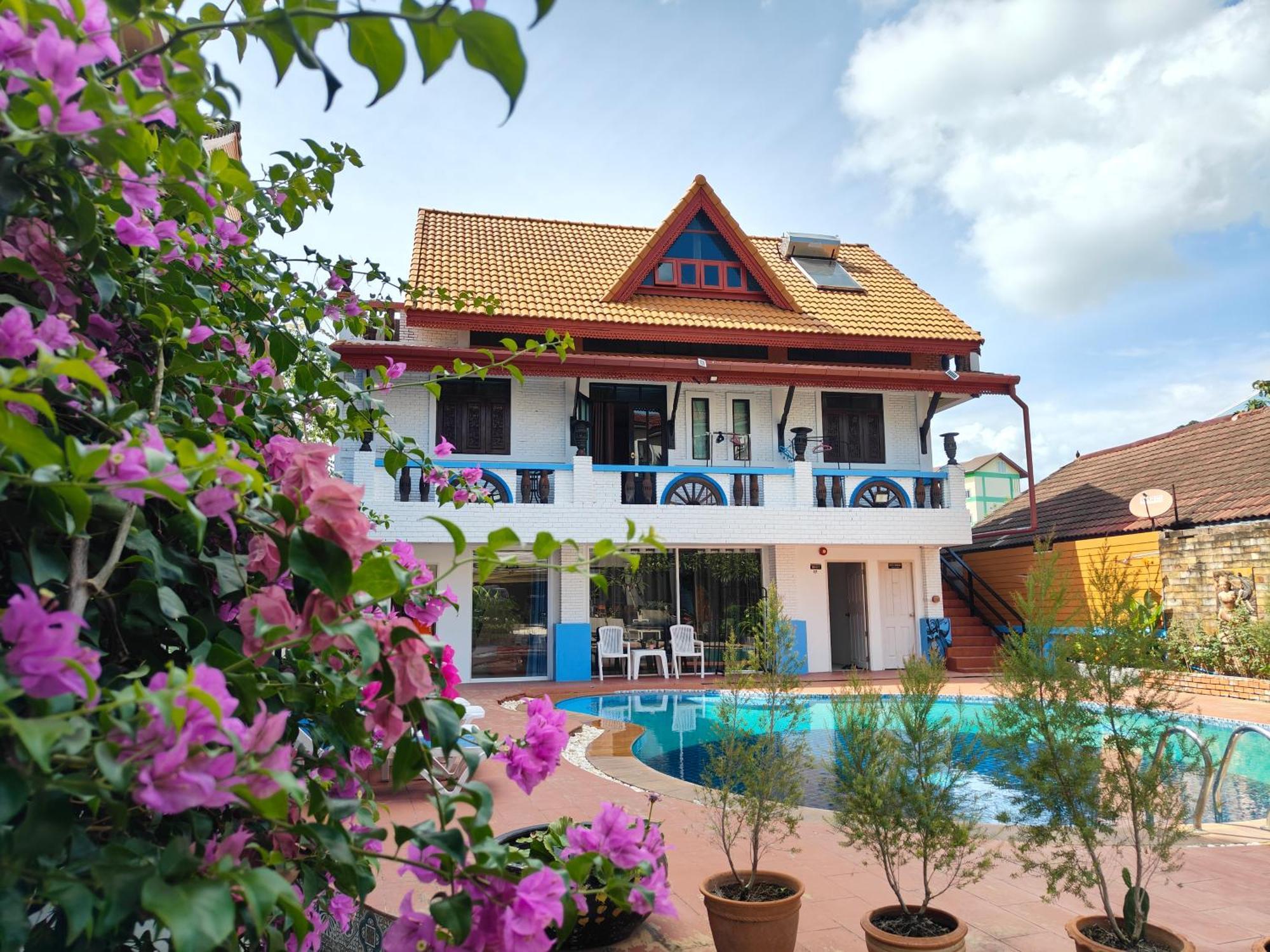 Baankasemsuk Resort 般咔 深宿 Patong Екстериор снимка
