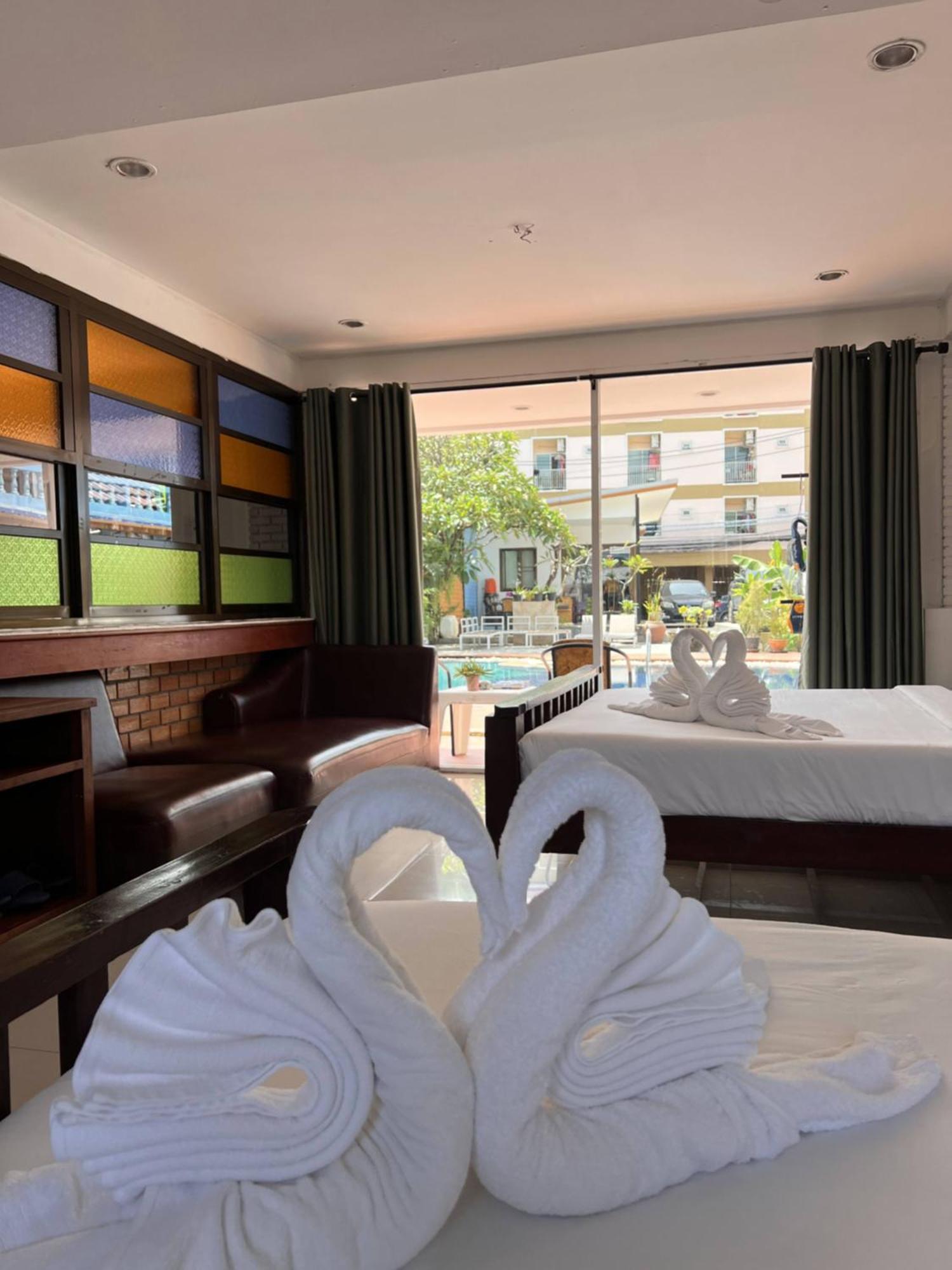 Baankasemsuk Resort 般咔 深宿 Patong Екстериор снимка